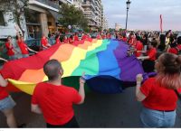 Επιστολή ακαδημαϊκών στον πρωθυπουργό για τα δικαιώματα των παιδιών με ΛΟΑΤΚΙ+γονείς
