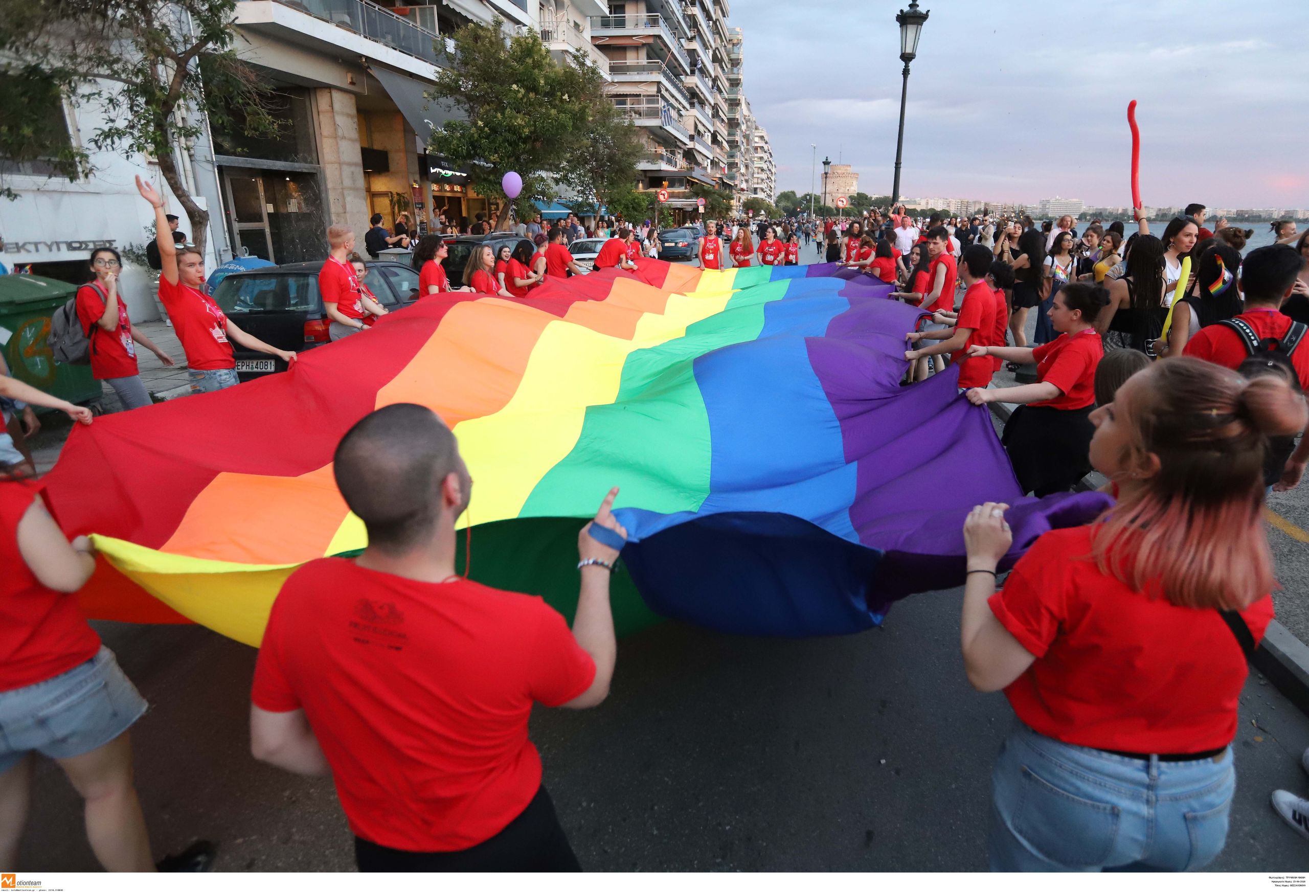 Αυτές είναι οι νέες ληξιαρχικές πράξεις γάμου μετά την ψήφιση του νομοσχεδίου για τα ομόφυλα ζευγάρια