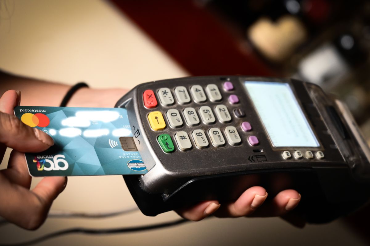 Διασύνδεση POS: Ελεγχοι και σε επιχειρήσεις με τζίρο κάτω του 1 εκατ. ευρώ – Ενεργοποιούνται τα πρόστιμα