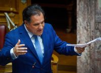 Άδωνις για απολύσεις συμβασιούχων: Γιατί πρέπει να συζητάμε για το αν η Γη είναι στρογγυλή; [vid]