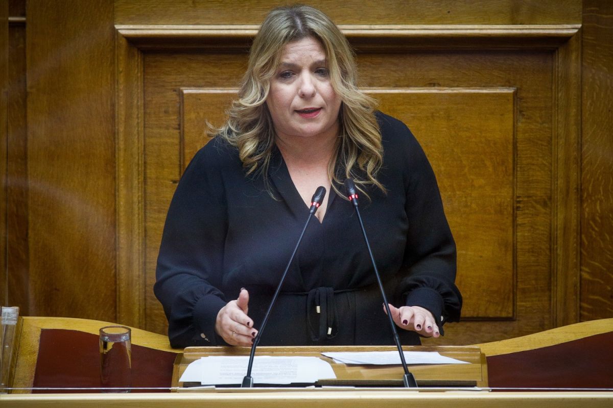 Συρεγγέλα: Το νομοσχέδιο για τα ομόφυλα ζευγάρια προστατεύει και μεριμνά για τα παιδιά