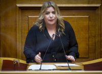 Συρεγγέλα: Το νομοσχέδιο για τα ομόφυλα ζευγάρια προστατεύει και μεριμνά για τα παιδιά