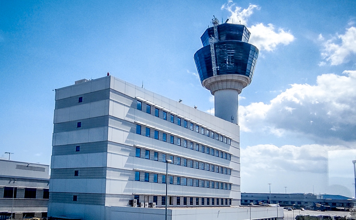 Παράνομη η απεργία των ελεγκτών εναέριας κυκλοφορίας