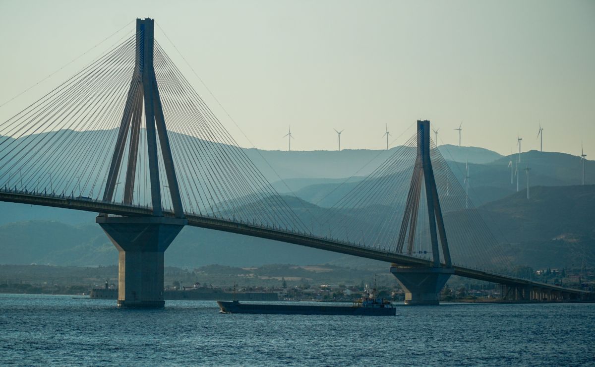 Γέφυρα Ρίου-Αντιρρίου: Το πρώτο εκπτωτικό e-pass για ηλεκτρικά οχήματα στην Ελλάδα