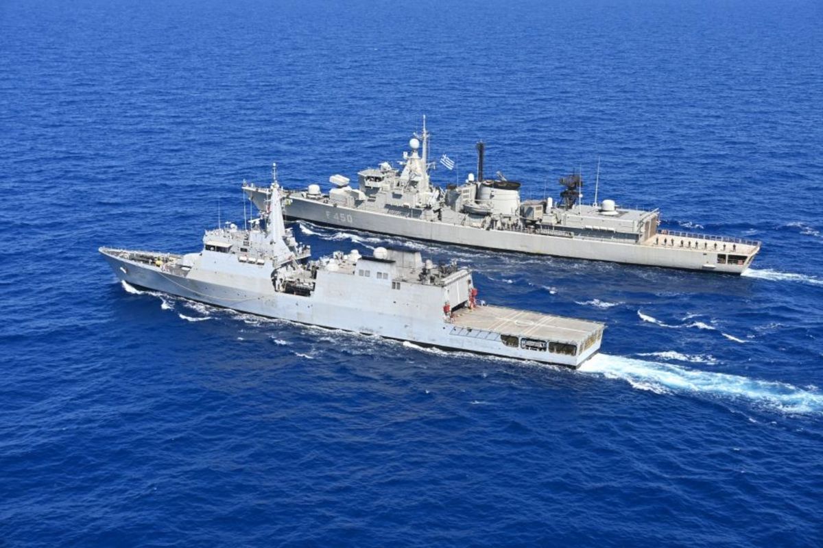 Επιχείρηση «Ασπίδες»: Στην Κρήτη η γερμανική φρεγάτα Έσση [vid]