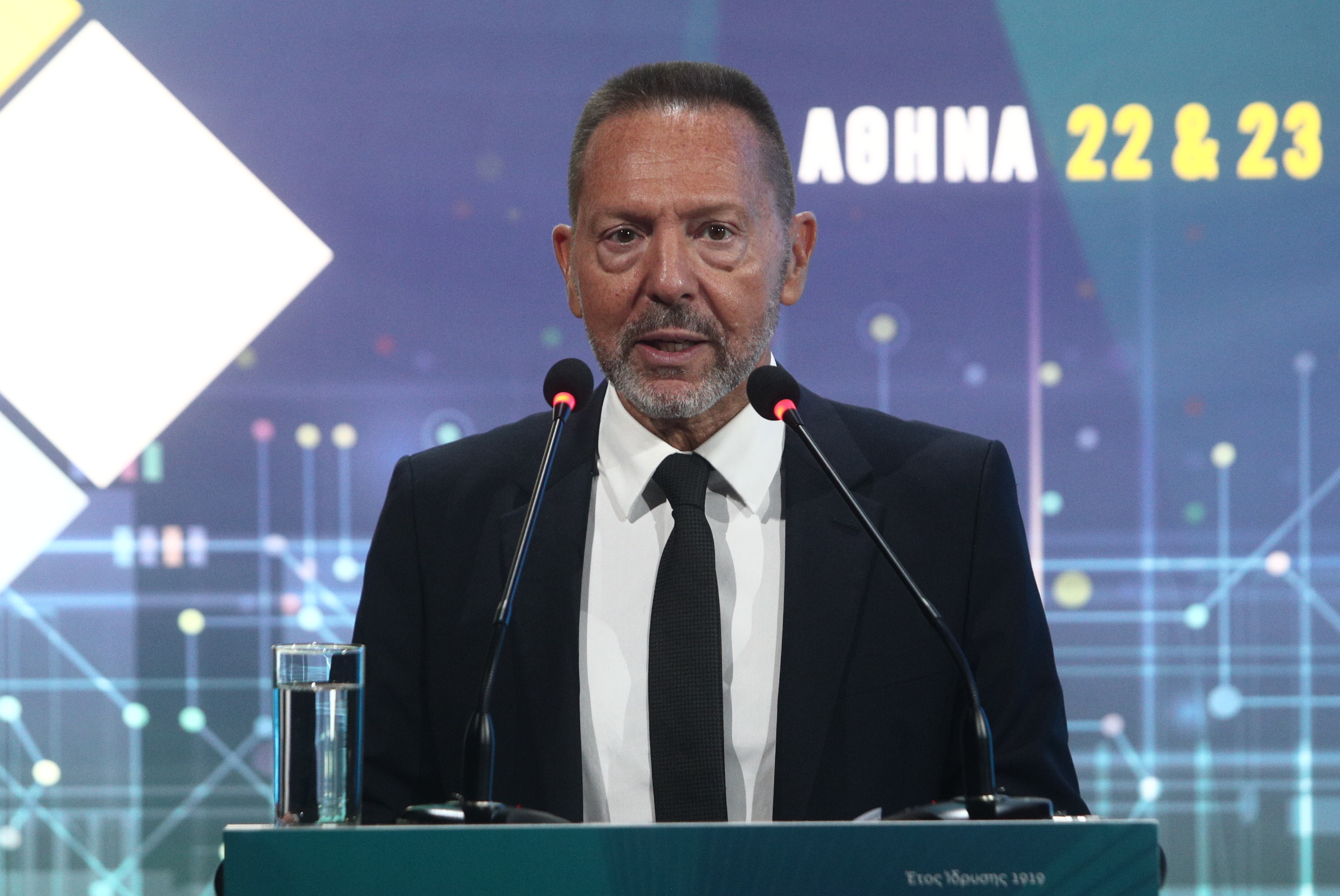 Στουρνάρας: Θα έρθει μείωση των επιτοκίων