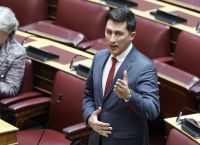 Χρηστίδης: Η ελληνική οικογένεια δεν απειλείται από την ισότητα στον πολιτικό γάμο