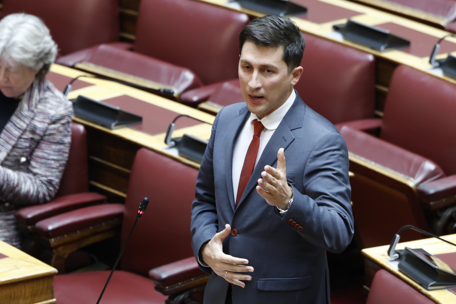 Χρηστίδης: Η ελληνική οικογένεια δεν απειλείται από την ισότητα στον πολιτικό γάμο
