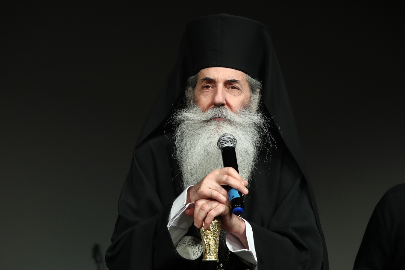 Ο Μητροπολίτης Πειραιά θέτει εκτός εκκλησίας τους βουλευτές που ψήφισαν το νομοσχέδιο για τα ομόφυλα ζευγάρια