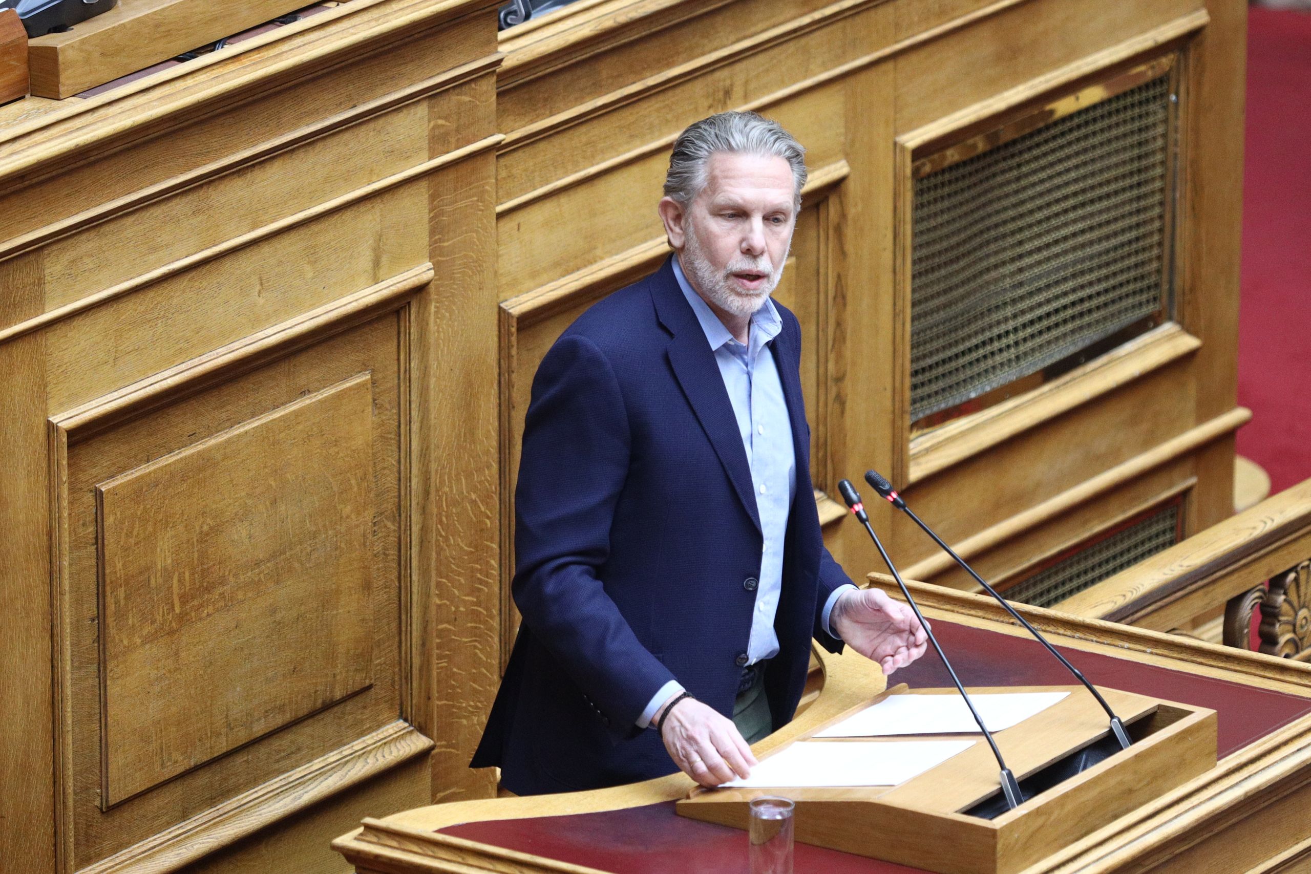 Κυβερνητική αδιαφάνεια σε ό,τι αφορά τα έργα από το Ταμείο Ανάκαμψης καταγγέλλει ο Γερουλάνος