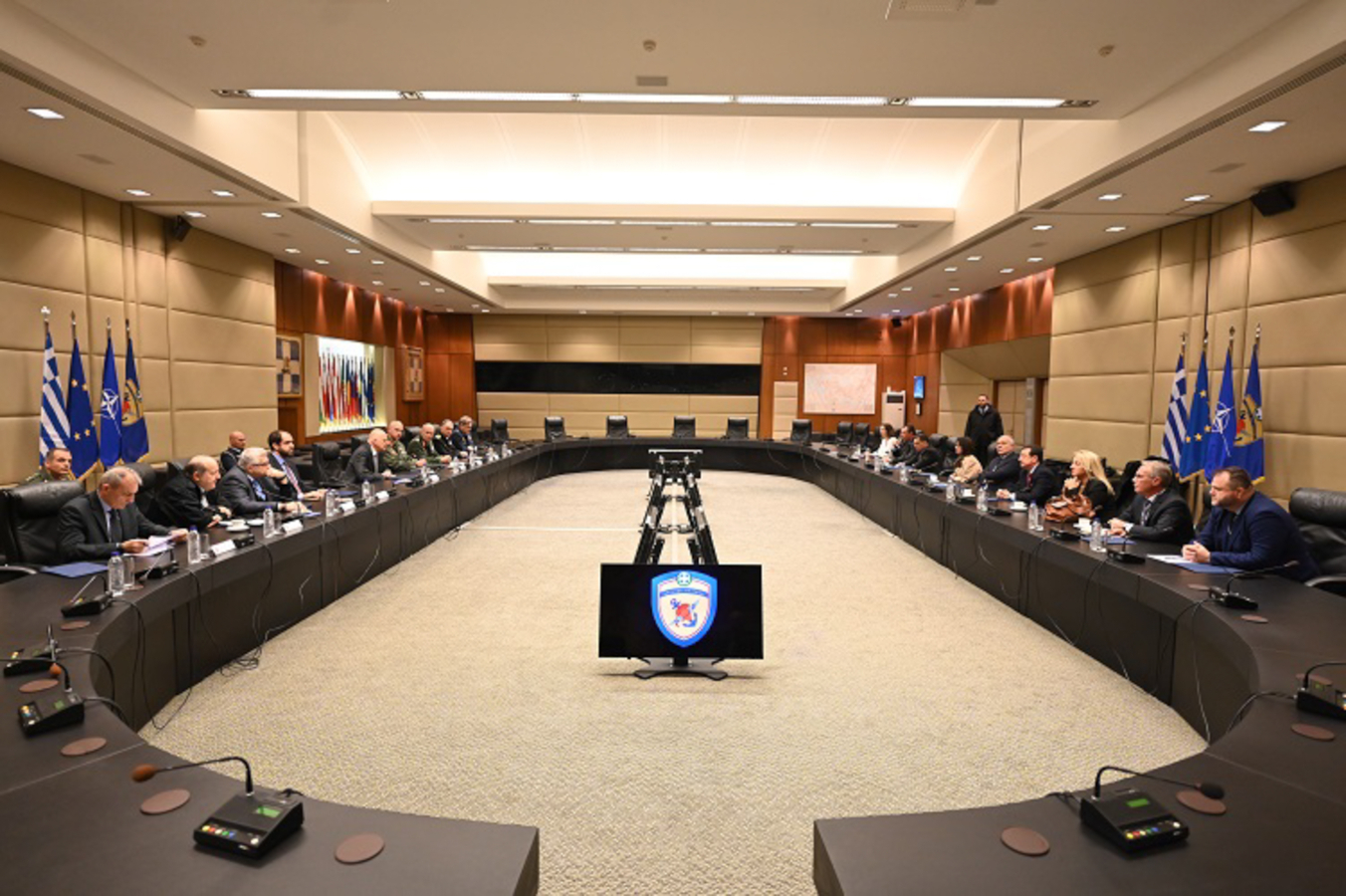 EU defense ministers agree to Greece’s proposal to run Red Sea operation from Larissa HQ