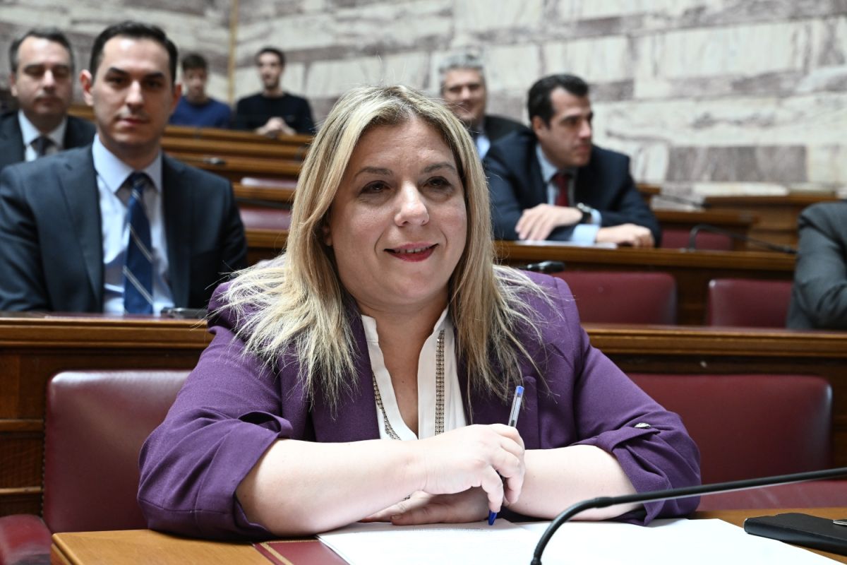 Συρεγγέλα για γάμο ομοφύλων: Θέτουμε προστατευτικό δίχτυ κυρίως για τα παιδιά