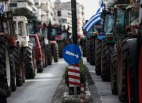 Έκλεισαν συμβολικά την Εγνατία Οδό στο ύψος του Στρυμονικού Σερραίοι αγρότες