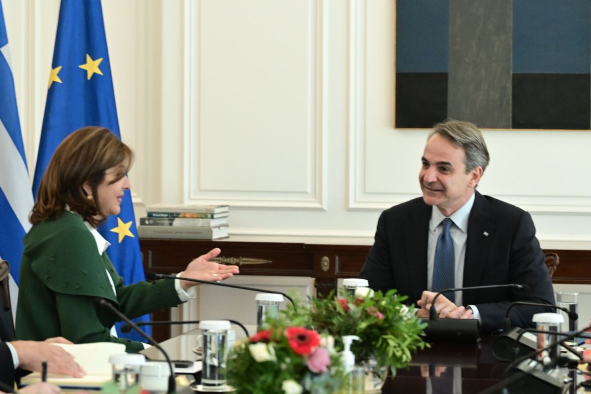 Μέγαρο Μαξίμου: Συνάντηση Μητσοτάκη με την απεσταλμένη του ΟΗΕ για το Κυπριακό