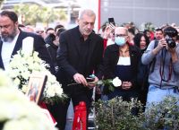Θύρα 7: Τελέστηκε στο «Γ. Καραϊσκάκης» το ετήσιο μνημόσυνο για τα 21 θύματα