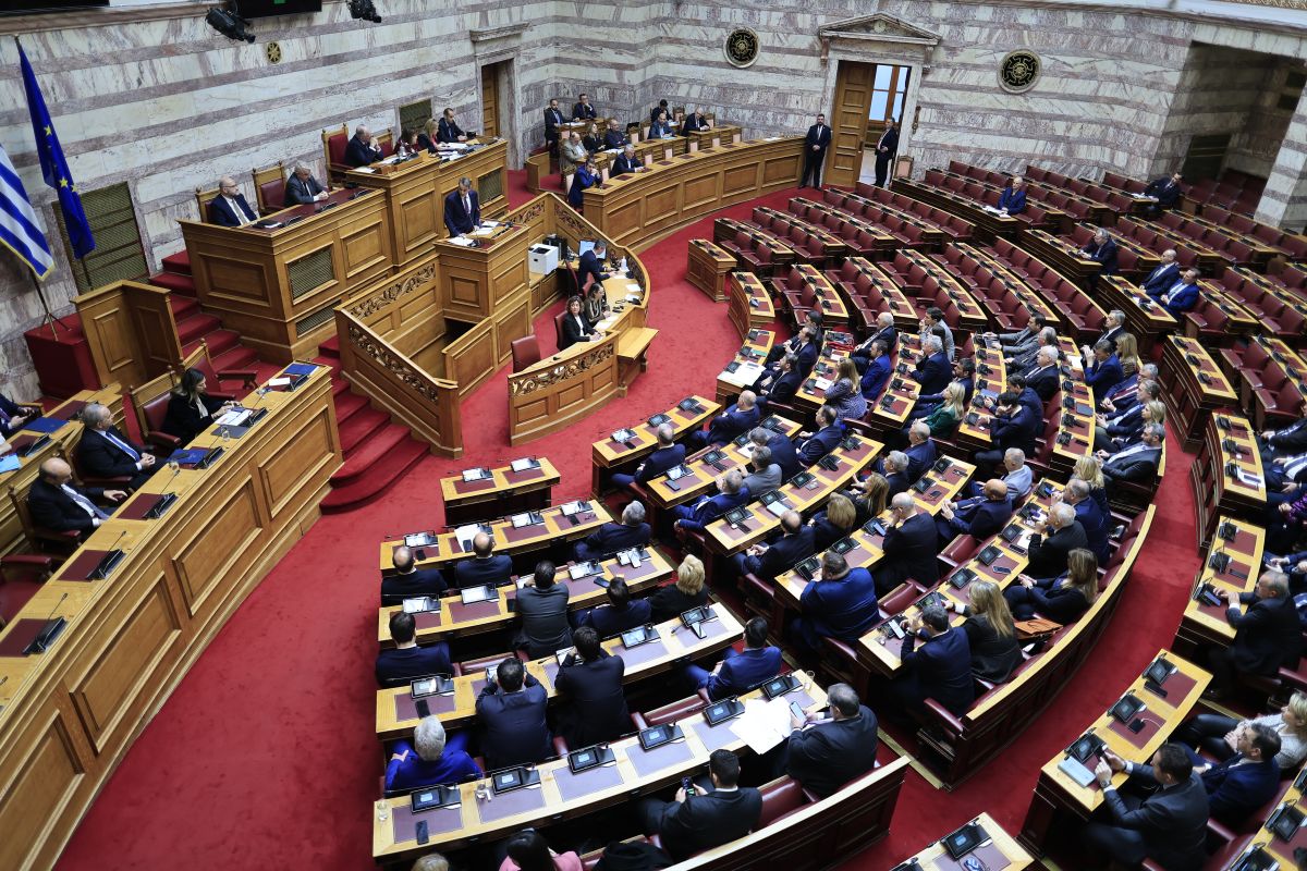Γάμος ομοφύλων: Και επίσημα ονομαστική ψηφοφορία για το νομοσχέδιο στη Βουλή
