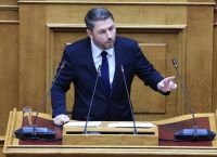 Με αιχμές κατά του Κώστα Μπακογιάννη η δευτερολογία του Ανδρουλάκη