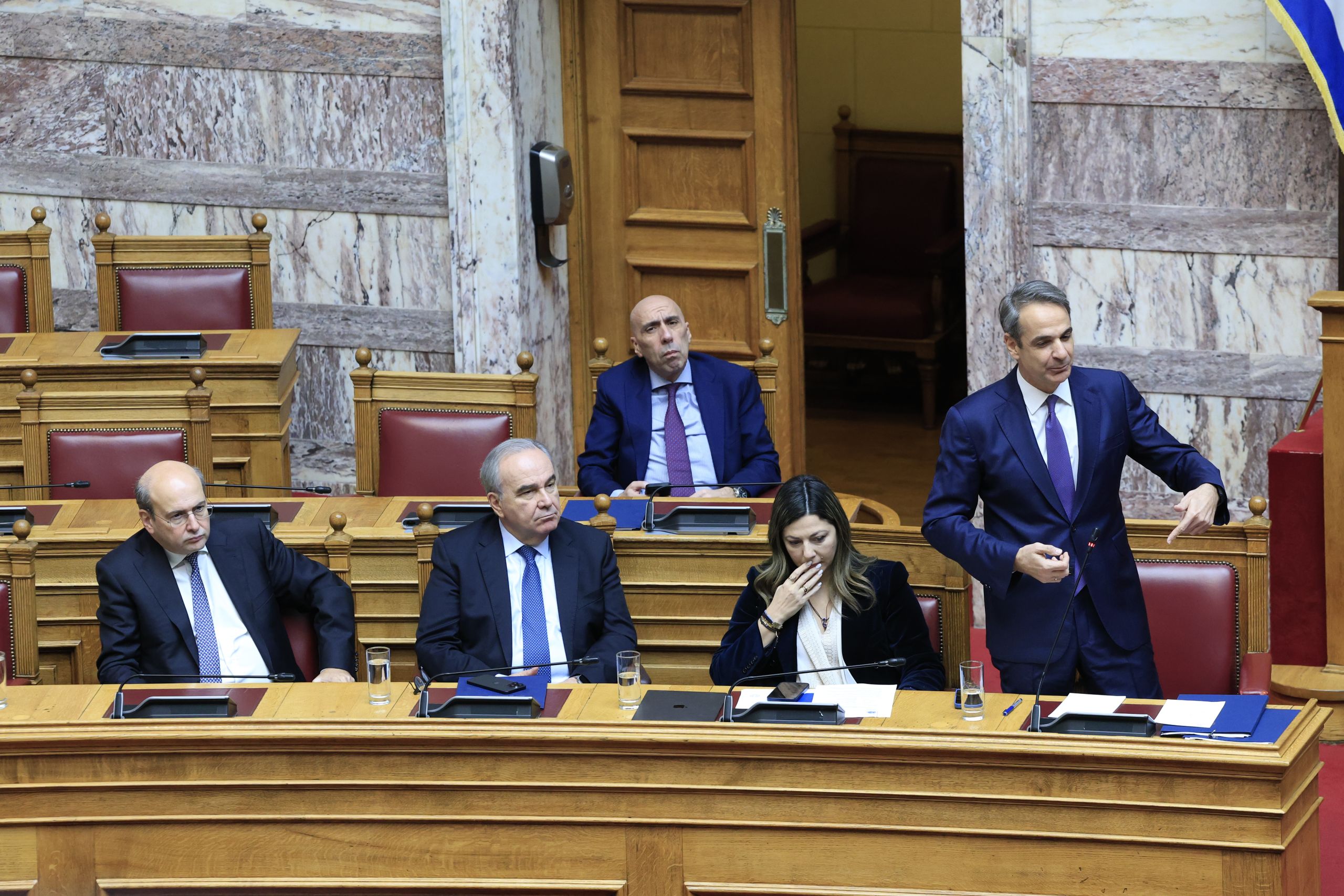 Ψηφίζεται αύριο το νομοσχέδιο για τα ομόφυλα ζευγάρια – Οι βουλευτές της ΝΔ που θα το καταψηφίσουν