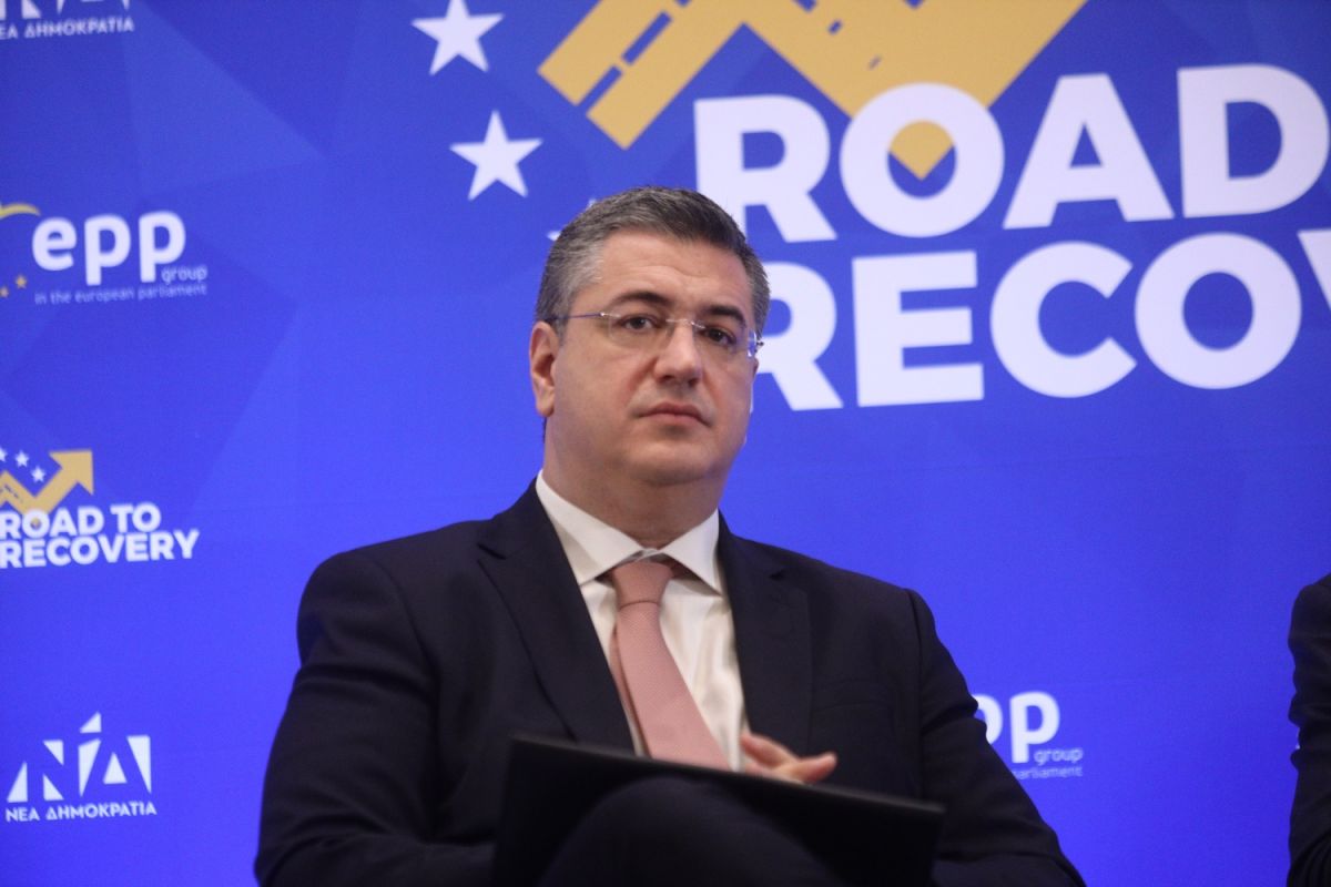 Ο Τζιτζικώστας παρουσίασε την πρώτη δράση ενίσχυσης της επιχειρηματικότητας από το νέο ΕΣΠΑ