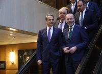 Βέμπερ: Εμείς ως Ευρωπαϊκό Λαϊκό Κόμμα σταματήσαμε τρελές απαιτήσεις της Αριστεράς