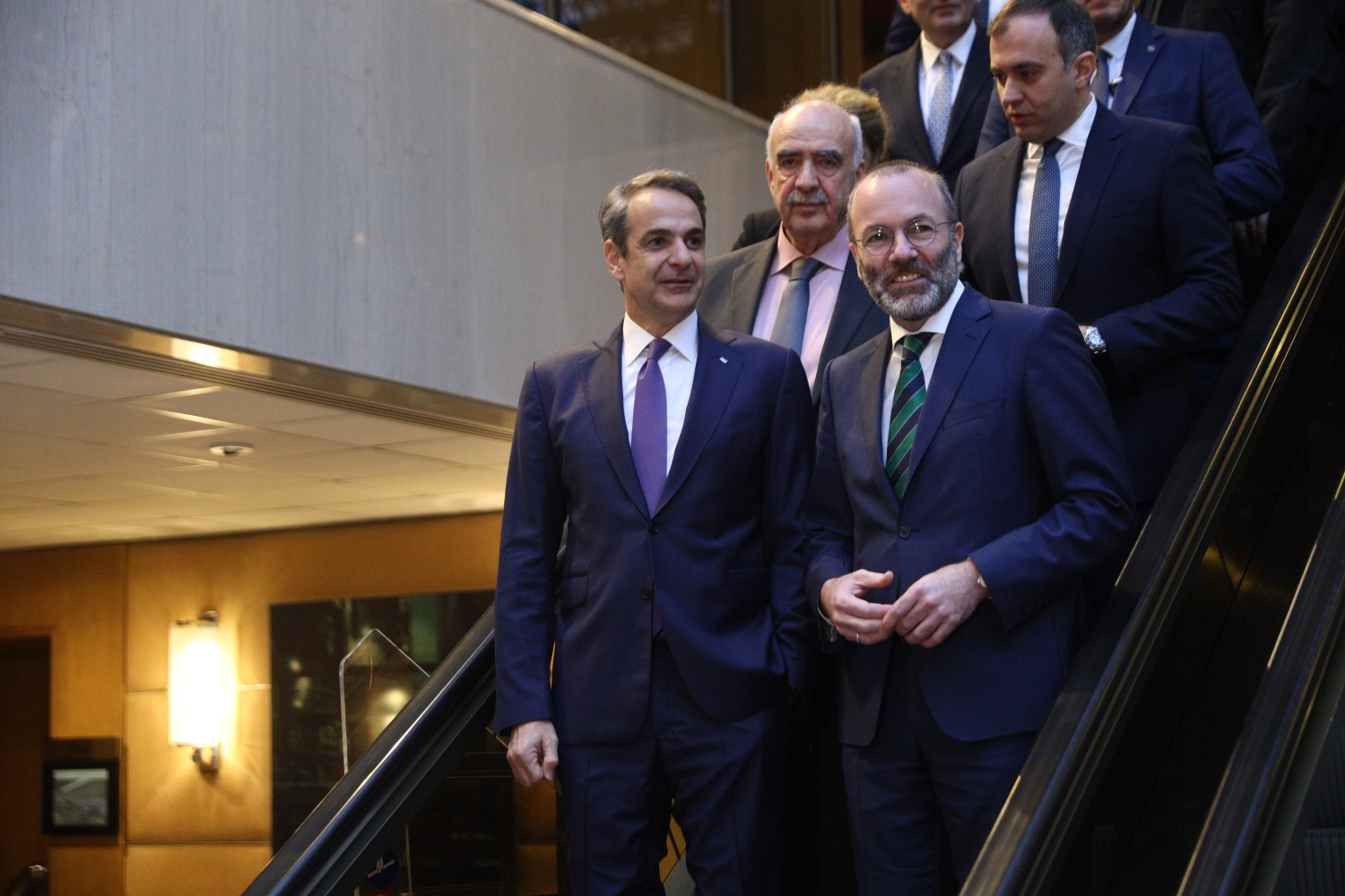 Βέμπερ: Εμείς ως Ευρωπαϊκό Λαϊκό Κόμμα σταματήσαμε τρελές απαιτήσεις της Αριστεράς