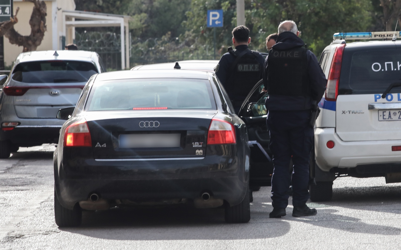 Ελεύθεροι οι δύο ΟΥΚάδες – Τι είπε ο συνήγορός τους [vid]