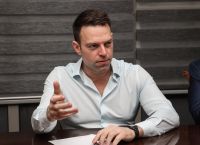 Κασσελάκης: Θα υπάρξουν συνέπειες για όποιον βουλευτή δεν ψηφίσει το νομοσχέδιο για την ισότητα στον γάμο