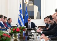 Μητσοτάκης: Φθηνότερο ρεύμα για όλους τους αγρότες για 2+8 χρόνια–Προκαταβολή του ΕΦΚ τέλη Μαρτίου