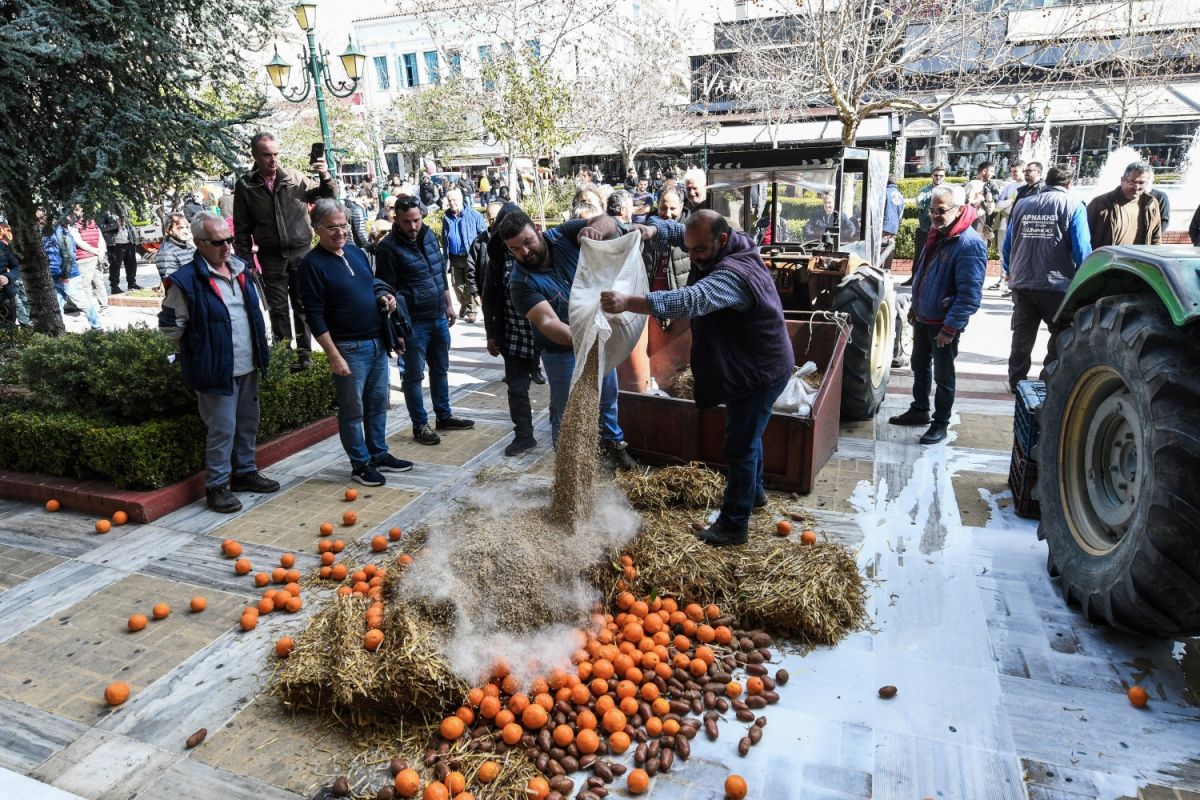 Δύο τάσεις στο μέτωπο των αγροτών για τις εξαγγελίες Μητσοτάκη