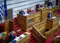 Ομόφυλα ζευγάρια: Απορρίφθηκαν οι ενστάσεις αντισυνταγματικότητας για το νομοσχέδιο