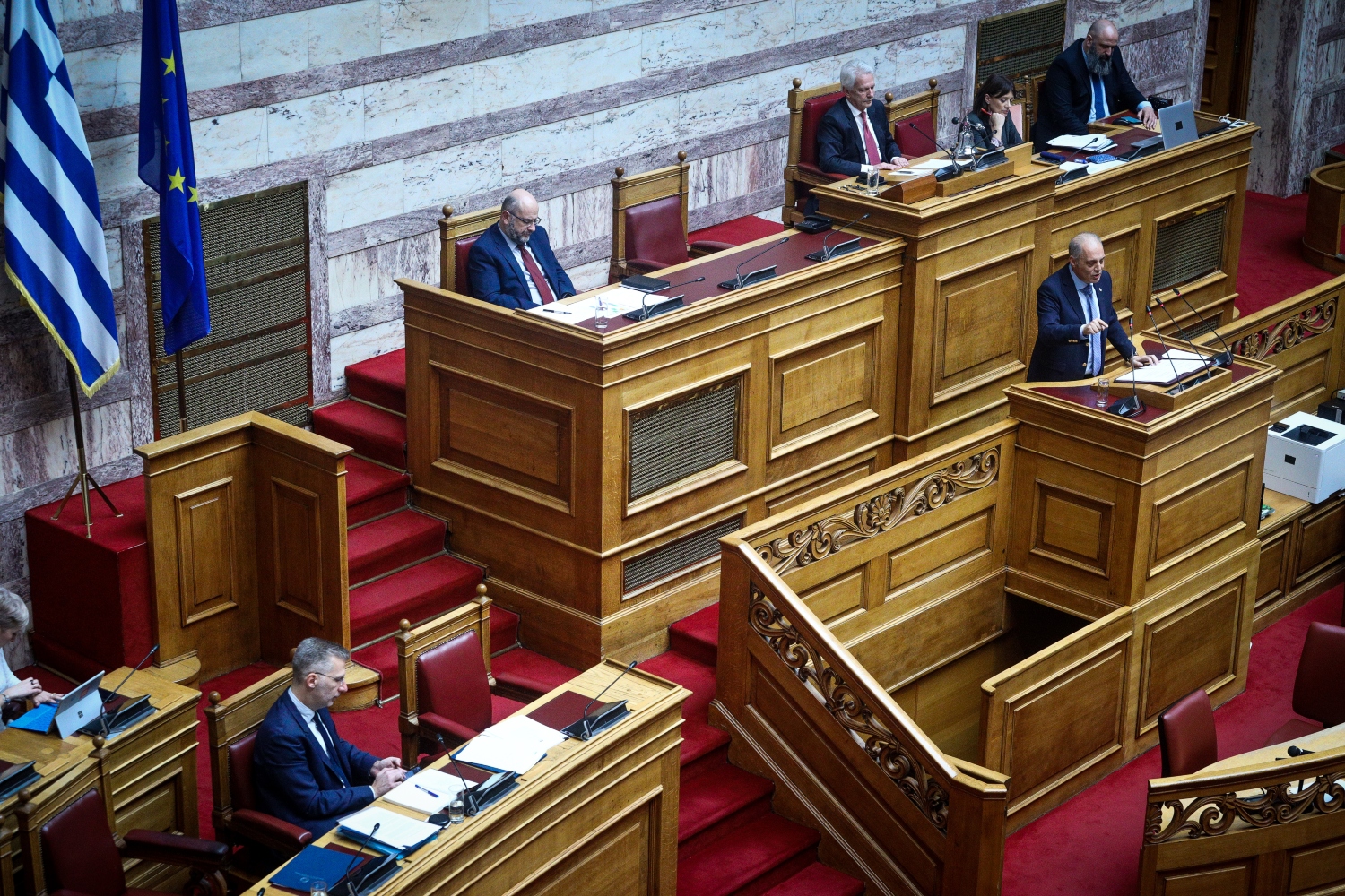 Ομόφυλα ζευγάρια: Απορρίφθηκαν οι ενστάσεις αντισυνταγματικότητας για το νομοσχέδιο