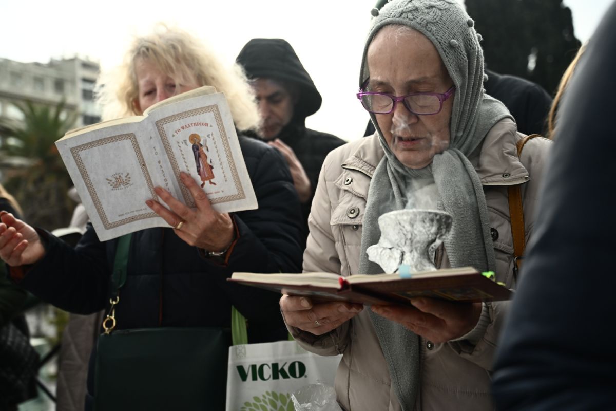 Συγκέντρωση στο Σύνταγμα κατά του νομοσχεδίου για τον γάμο των ομόφυλων ζευγαριών