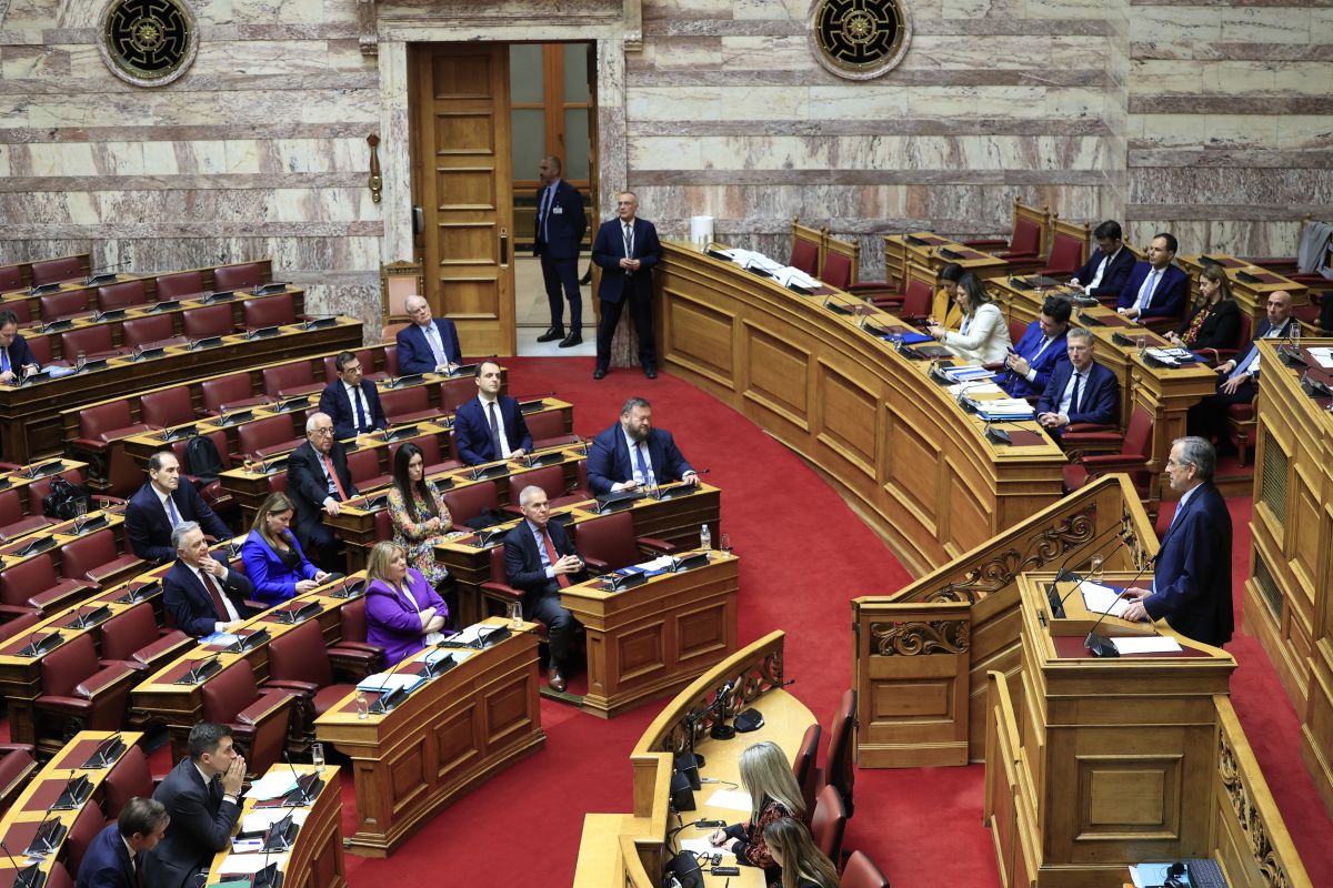 Υπερψηφίστηκε το νομοσχέδιο για τον γάμο των ομόφυλων ζευγαριών με 176 «ναι» και 76 «όχι»