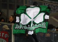 Ολυμπιακός Φερεντσβάρος: Με σημαίες του Παναθηναϊκού οι οπαδοί των Ούγγρων