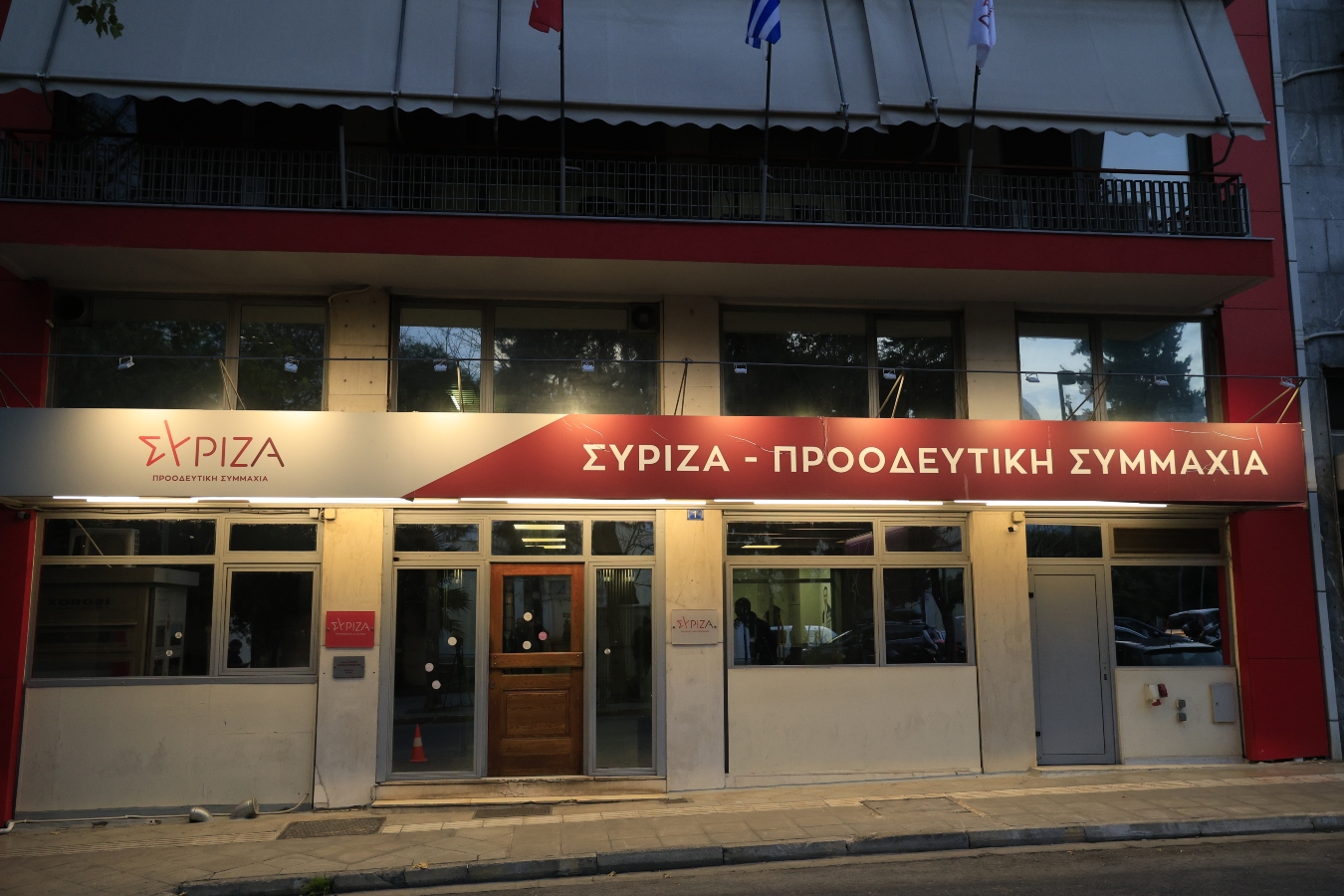 Στελέχη Πολιτικής Γραμματείας σε Κασσελάκη: «Λευκή επιταγή» σε κανέναν