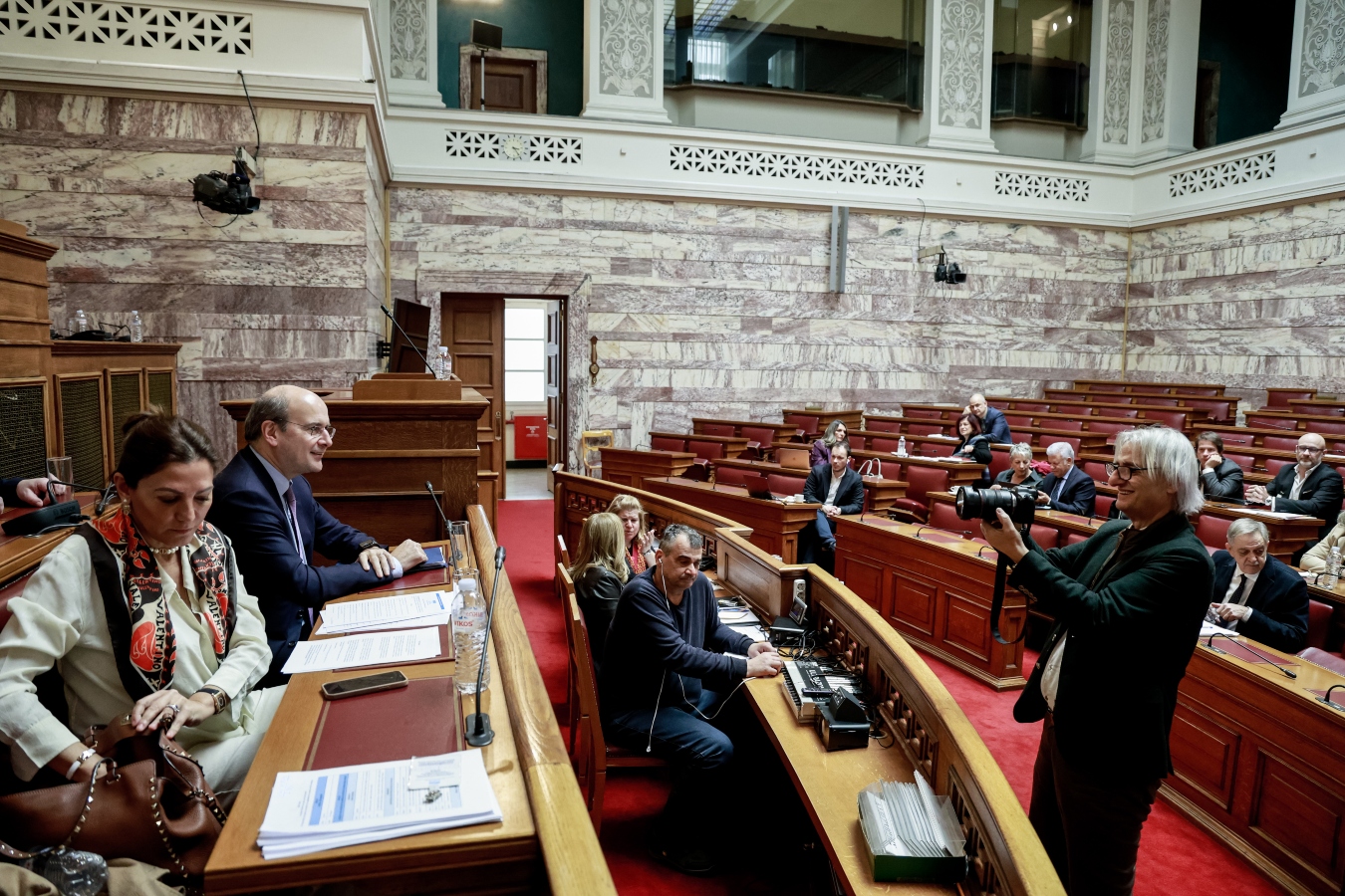 Βουλή: Ψηφίστηκε επί της αρχής το νομοσχέδιο για την αξιοποίηση παραθαλάσσιων περιοχών