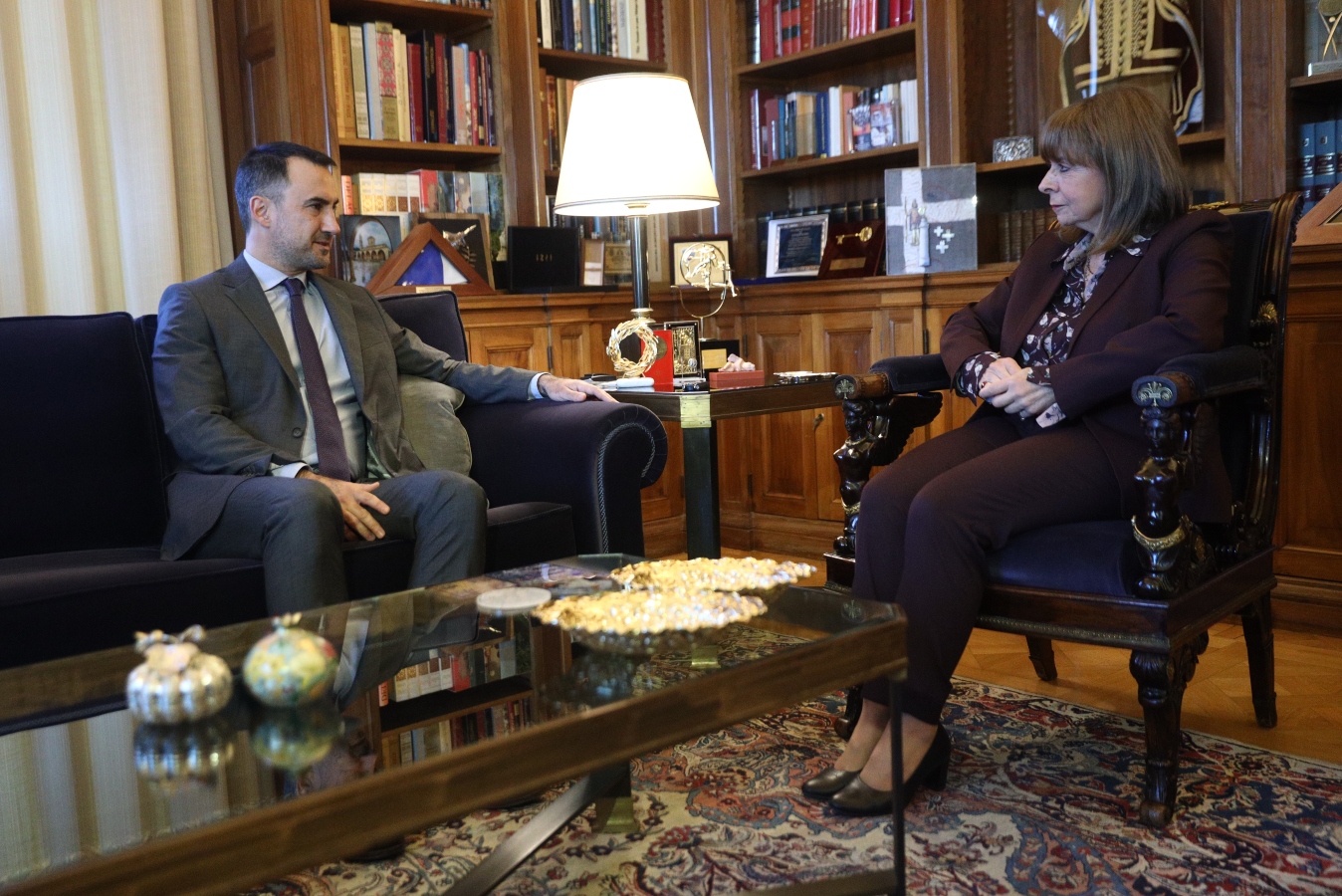 Συνάντηση Σακελλαροπούλου – Χαρίτση στο Προεδρικό Μέγαρο: ”Βρισκόμαστε σε μια πολιτική συγκυρία πολύ πυκνή”