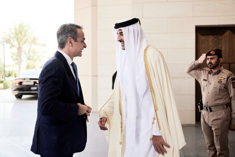 Mitsotakis in Doha to discuss Gaza, Red Sea with Emir of Qatar