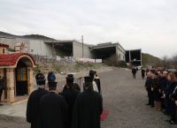 Τέμπη: Σε κλίμα συγκίνησης τελέστηκε τρισάγιο για τα θύματα του δυστυχήματος