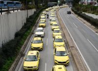 Απεργία ταξί: Αποχώρησαν οι οδηγοί από το υπουργείο Μεταφορών – Ποια τα αιτήματα