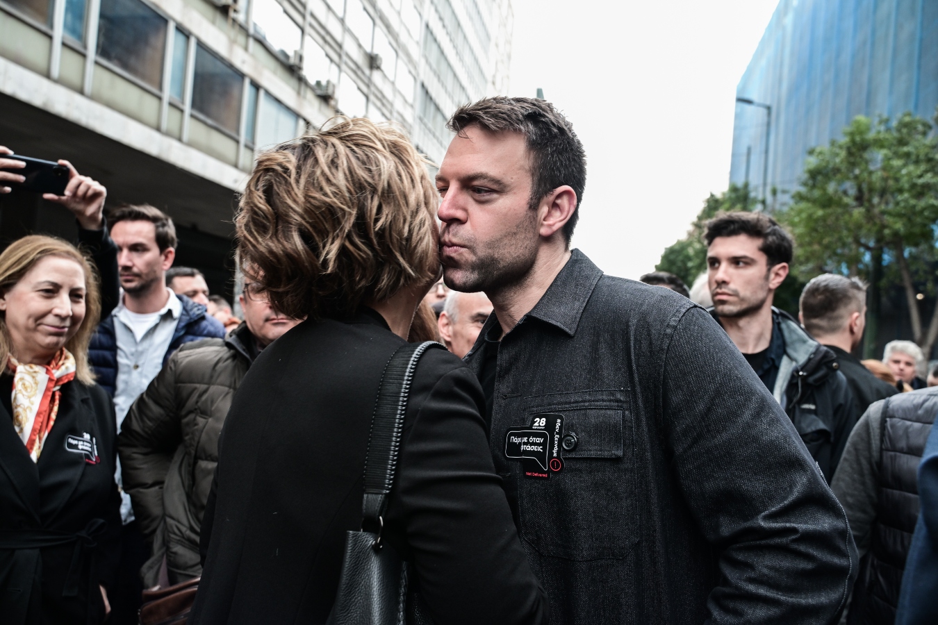 Στέφανος Κασσελάκης και Όλγα Γεροβασίλη μαζί στην πορεία της ΑΔΕΔΥ για τα Τέμπη [vid]