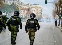 Επεισόδια στη Θεσσαλονίκη στην πορεία για τα Τέμπη [vid]