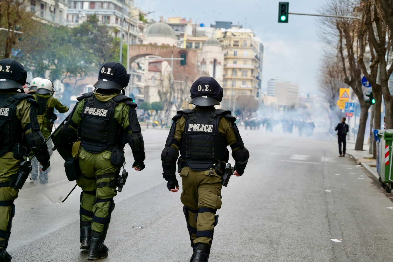 Επεισόδια στη Θεσσαλονίκη στην πορεία για τα Τέμπη [vid]