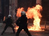 Επεισόδια σε Σύνταγμα, Ομόνοια και Εξάρχεια – Έξι συλλήψεις και έξι προσαγωγές-Αποκαταστάθηκε η κυκλοφορία