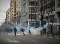 Τέμπη: Επεισόδια στην Αθήνα με 8 συλλήψεις και δύο αστυνομικούς τραυματίες [vid]