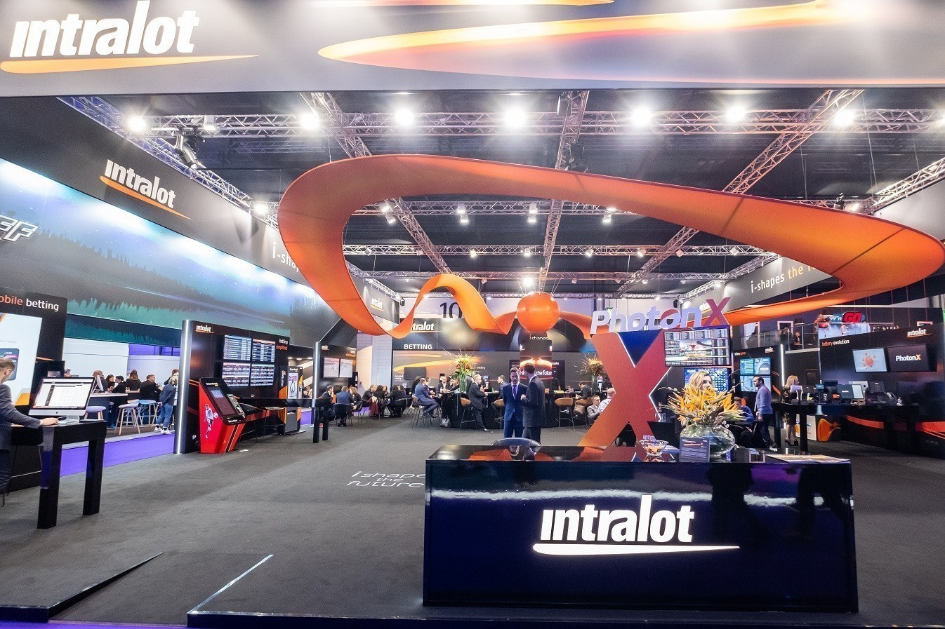 Intralot: «Χτυπάει» νέα συμβόλαια στις ΗΠΑ, ποντάρει σε ψηφιακές λοταρίες