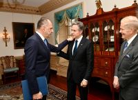 Gerapetritis meets Blinken and signs Greece’s accession to the “Artemis” space cooperation agreements