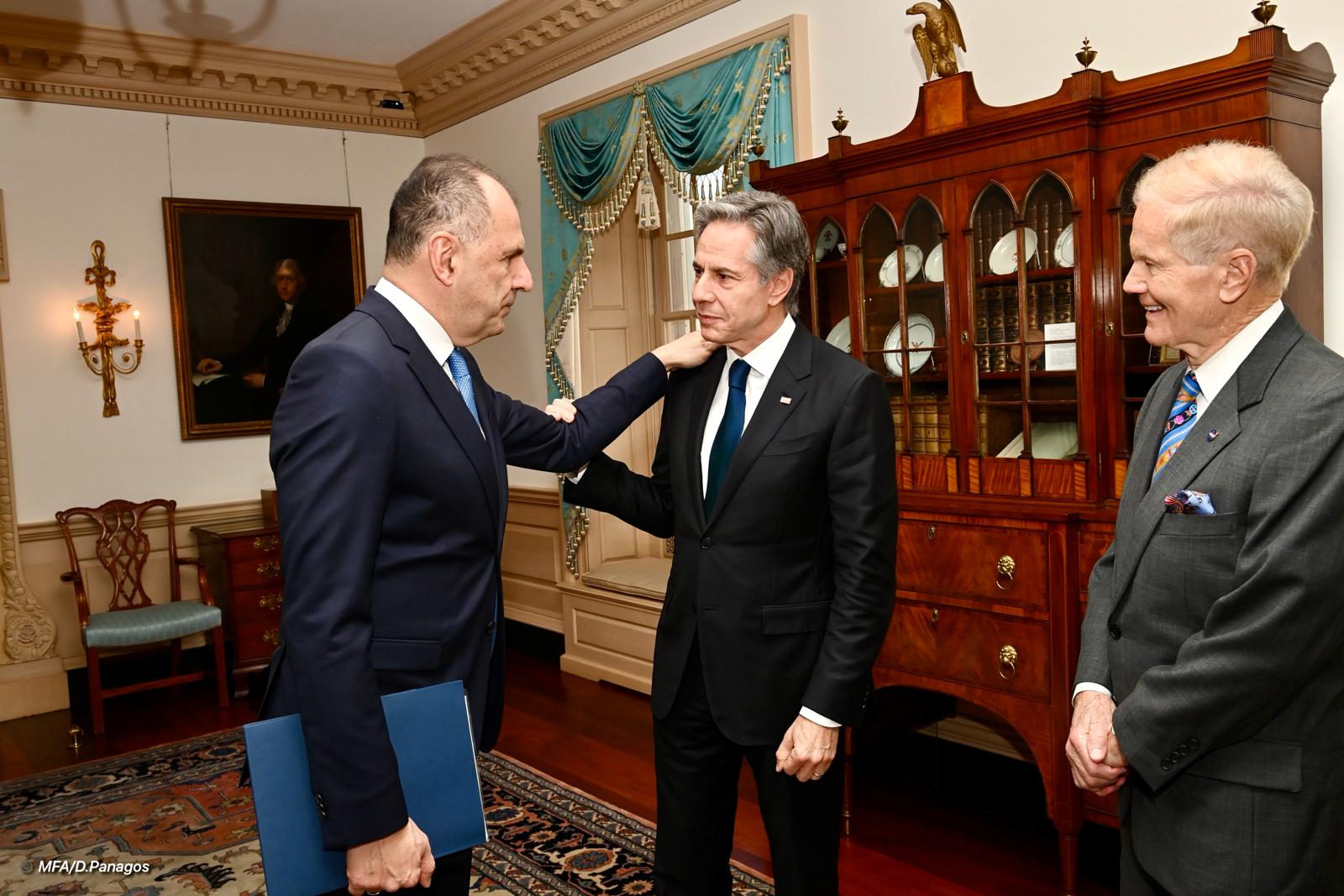 Gerapetritis meets Blinken and signs Greece’s accession to the “Artemis” space cooperation agreements