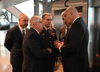 Δένδιας: Συναντήθηκε με τον Τούρκο υπουργό Άμυνας στις Βρυξέλλες – Ανάγκη να διατηρηθεί κλίμα ύφεσης