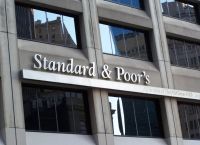 S&P: Τα πλεονεκτήματα της Ελλάδας στο δύσκολο δημοσιονομικό τοπίο της Ευρωζώνης
